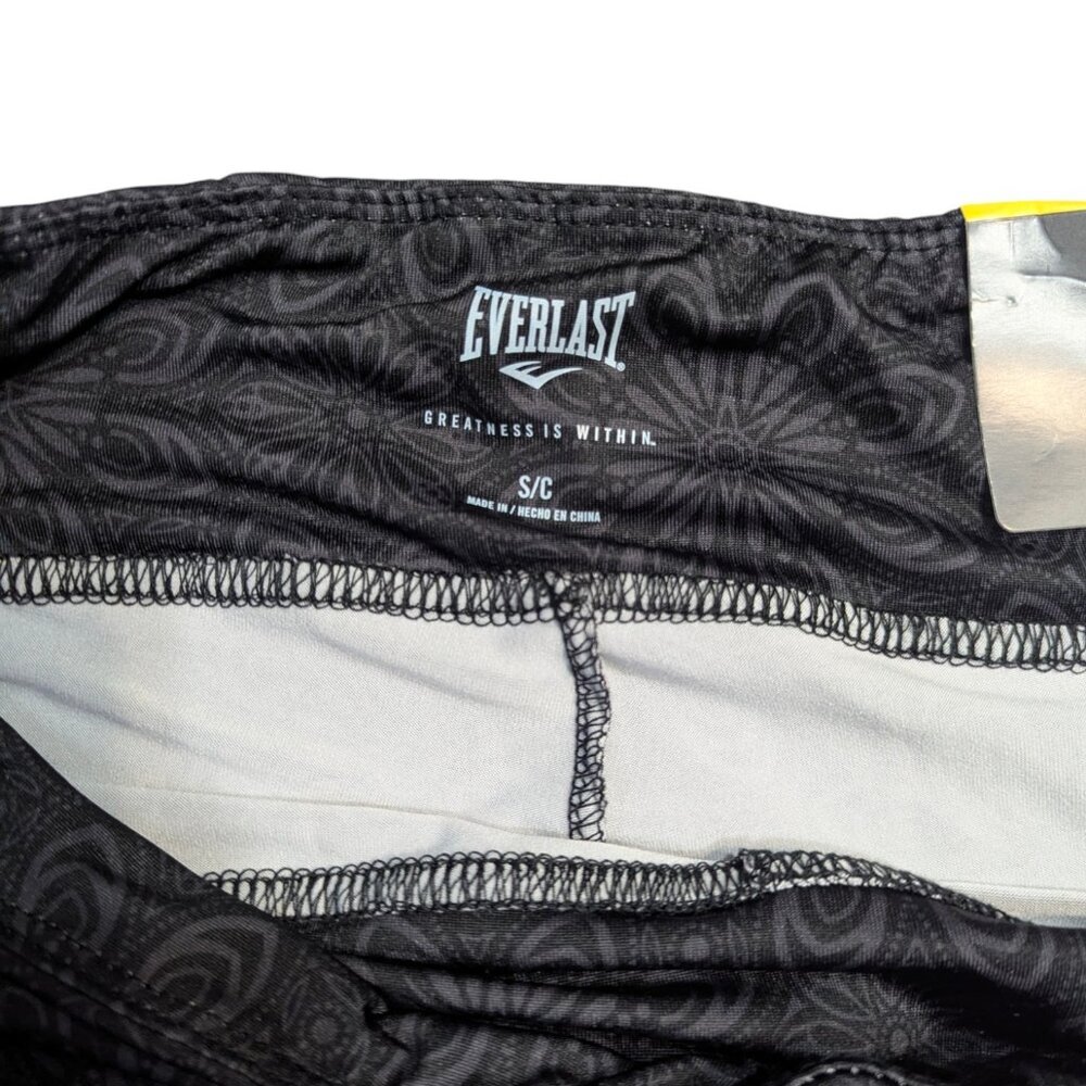 NWT Everlast Capri Leggings Black & Grey Floral Size S - Picture 3 of 4